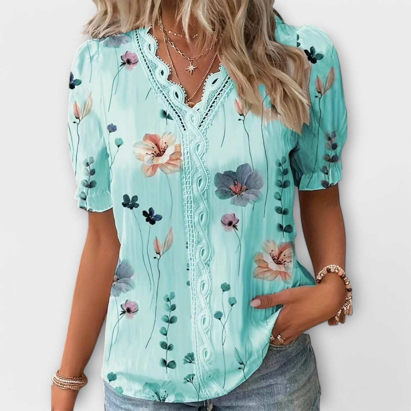 Emily - Modieuze blouse met spitse halslijn