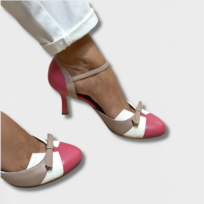 JULIA - Elegantie in Hakken