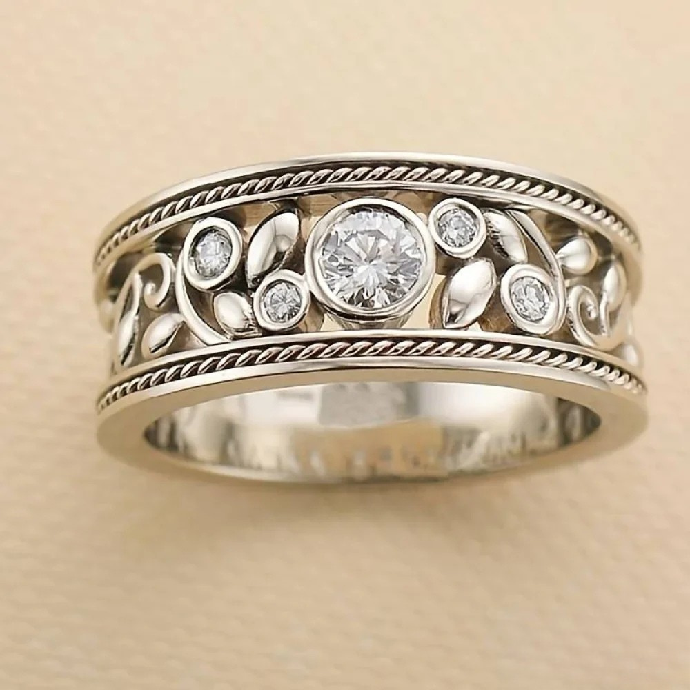 Antieke zilveren ring met zirkonia