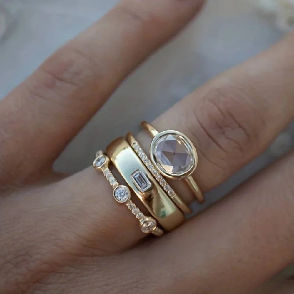 Klassiek Gouden en Zirkonia Ring Collectie