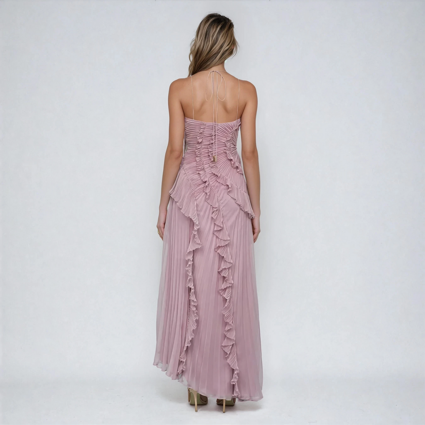 Margovil - Asymmetrische Halterjurk met Ruffle Details