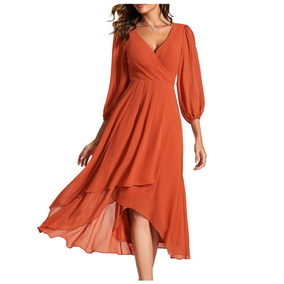 MIA – V-hals jurk met asymmetrische zoom